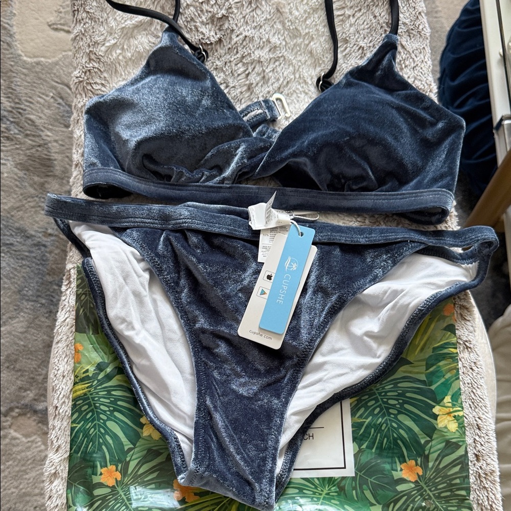 Cupshe Midnight Velvet Bikini Set